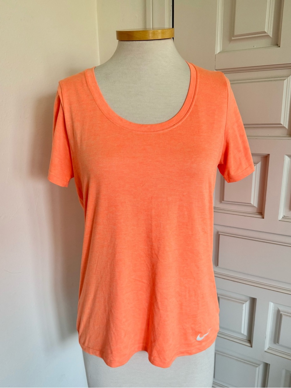 Nike Dri-Fit Short Sleeve Tee Bright Neon Orange Scoop Neck Athletic Medium